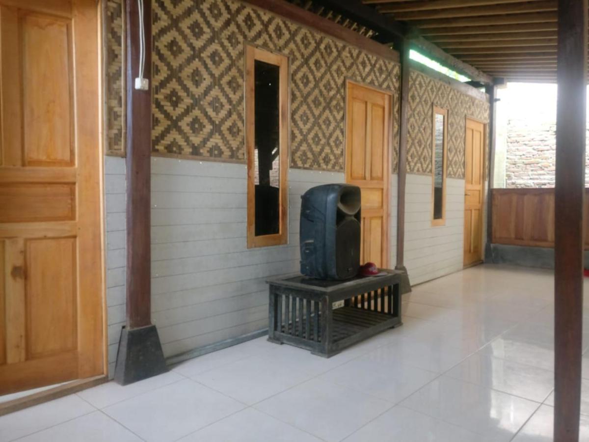 Homestay Kurnia Bantul Exterior photo