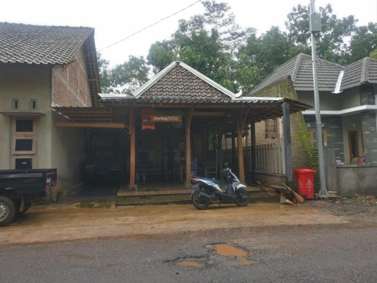 Homestay Kurnia Bantul Exterior photo